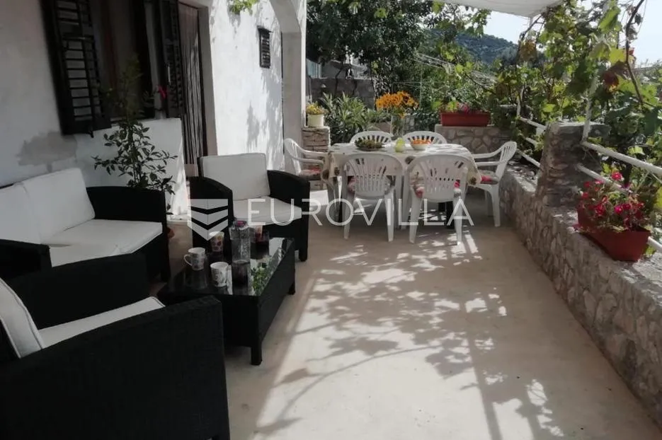 kaprije, prekrasna kuća s apartmanima, 180 m² - slika 40