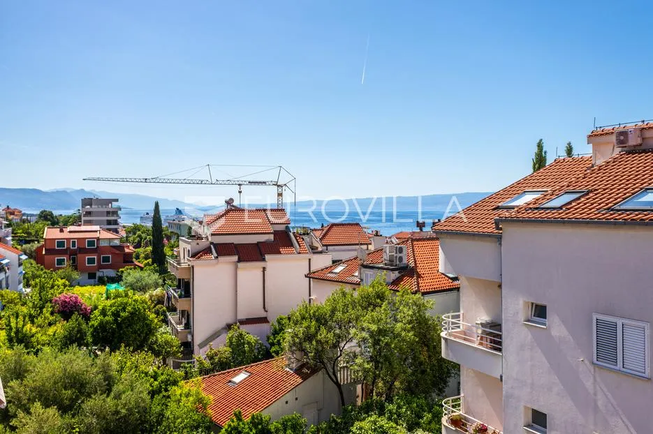 split, meje, prostran četverosoban stan na dvije etaže - slika 16