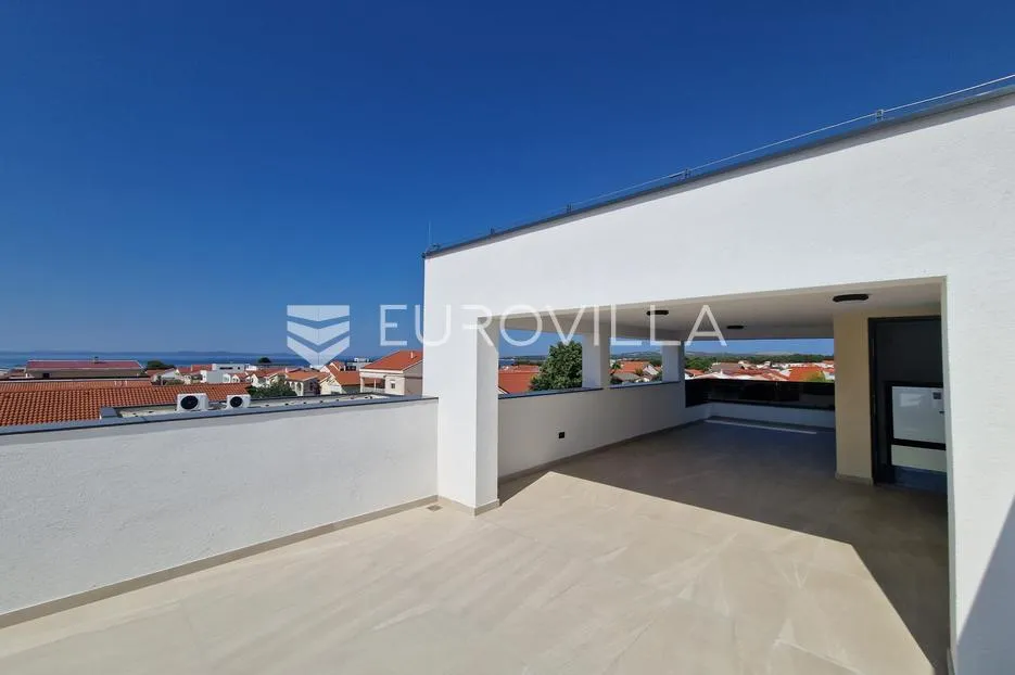 vir, apartman s krovnom terasom, pogled na more - slika 2