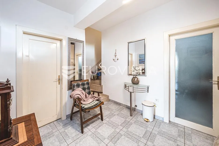 zagreb, pantovčak, prostrana obiteljska kuća 400 m² na parceli 735 m², prekrasan pogled - slika 46