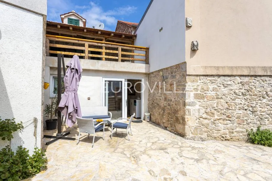 hvar, vrbanj, renovirana kamena kuća - slika 41