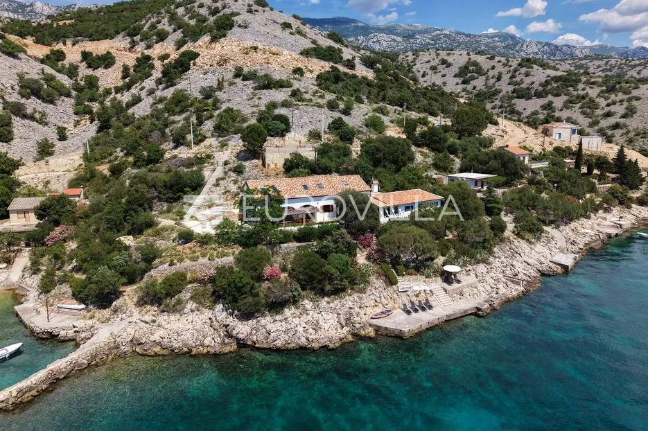 jablanac, prvi red do mora, mediteranska oaza s bazenom u parku prirode velebit - slika 1