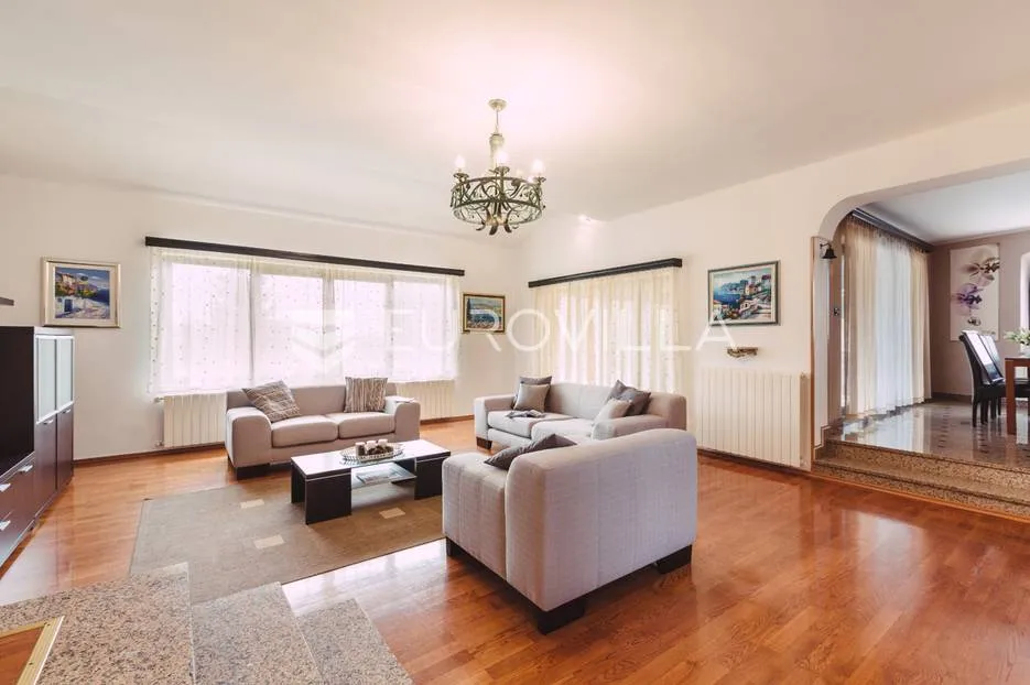 pula, veli vrh - prekrasna luksuzna i moderna kuća 347 m2 s bazenom 27 m2 - slika 25