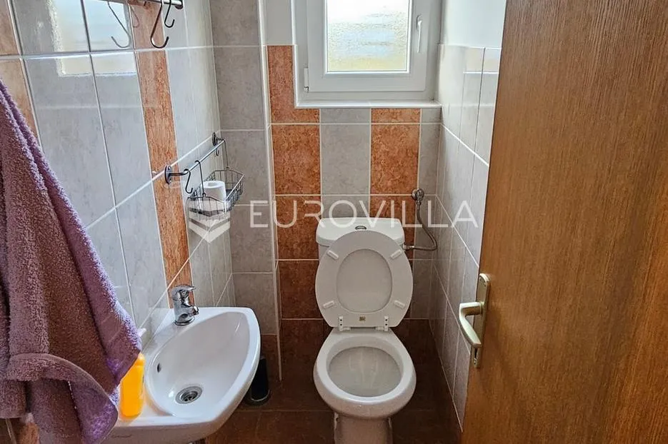 generalski stol, vikendica 133 m² s dvorištem od 300 m² - slika 7
