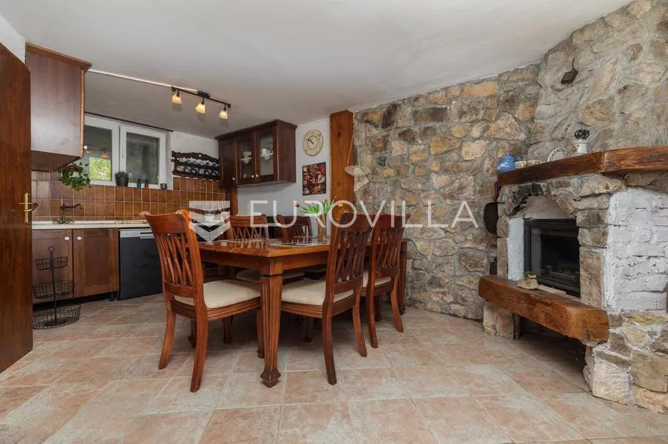 makarska, prekrasna vila s bazenom i jedinstvenim pogledom - slika 11