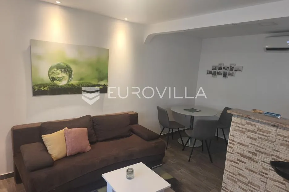 Zagreb, Kvatrić, funkcionalan dvosoban stan 30 m²