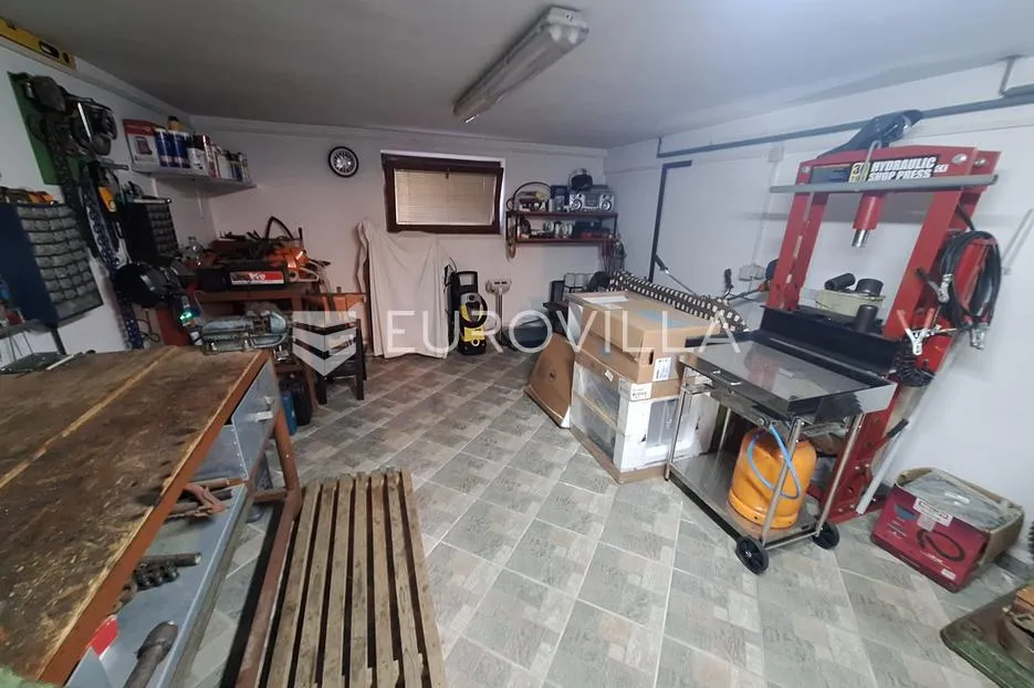 netretić, jarče polje, kuća 250 m², 200 m do rijeke kupe - slika 12
