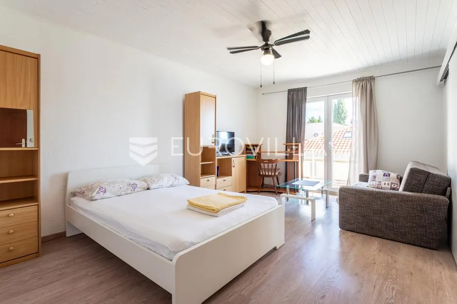 kaštel stari, dvosoban stan s predivnim pogledom, prvi red do mora - slika 5