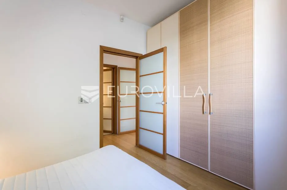 pantovčak, goljak prekrasan peterosoban penthouse nkp 277 m2 sa 2 garaže i 2 pm - slika 12