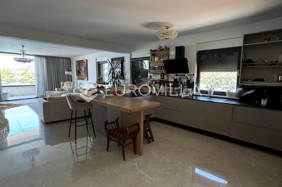 medulin, pješčana uvala, ekskluzivan penthouse prvi red do mora - slika 47