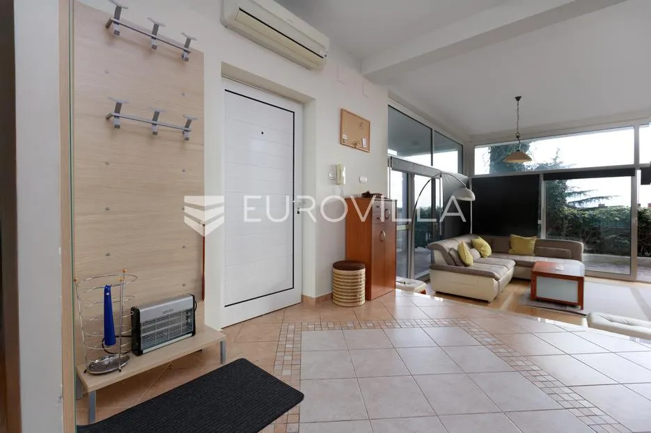 opatija, centar, dvoetažan stan 147 m², vrt, pogled na more - slika 4