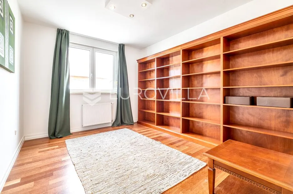zagreb, pantovčak, lijep trosoban stan s balkonom 99 m² - slika 5