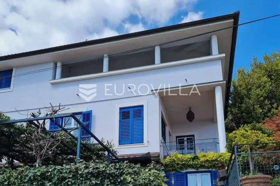 Opatija, Pobri, kuća sa predivnom okućnicom i panoramskim pogledom na more
