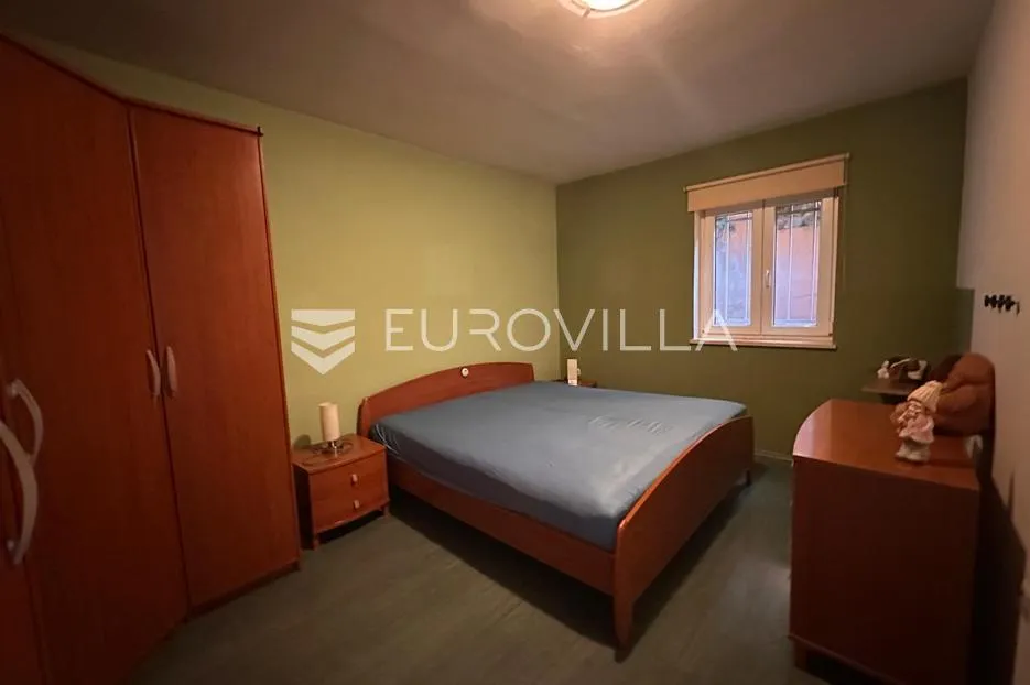 senj, kuća 200 m² s dva odvojena stana na lokaciji blizu mora - slika 11