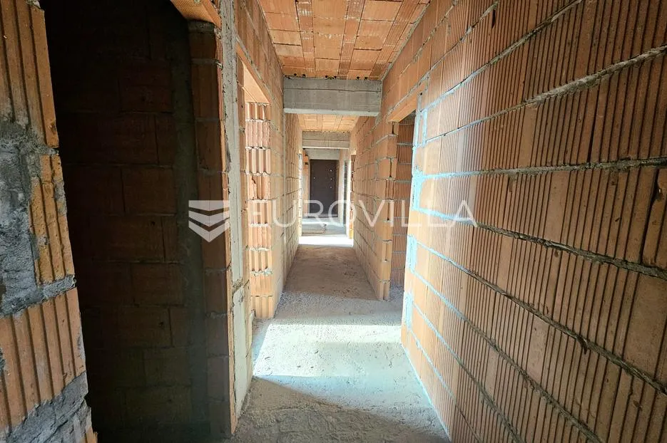 baranja, bilje – hotel u izgradnji (1467 m²) na zemljištu od 15.800 m² - slika 4