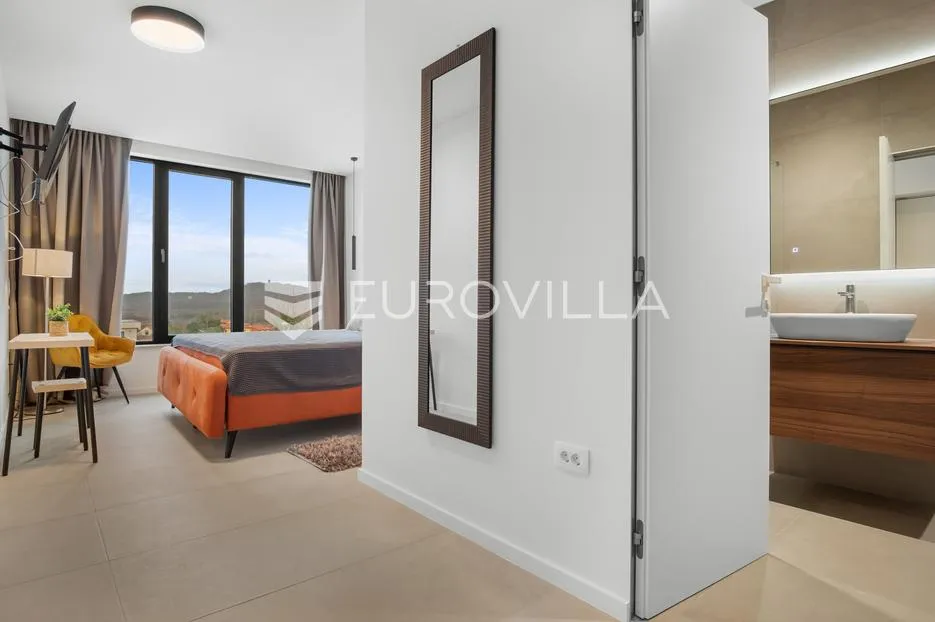 istra, rovinjsko selo, jedinstvena katnica 250 m² - slika 9