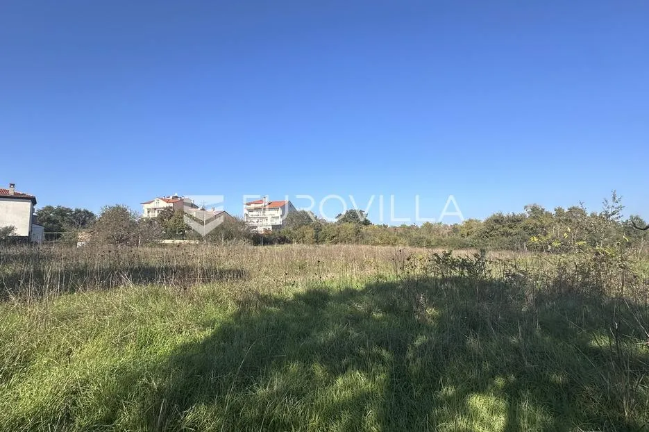 istra, rovinj, građevinsko zemljište 4400m2 u zoni m1 - slika 1