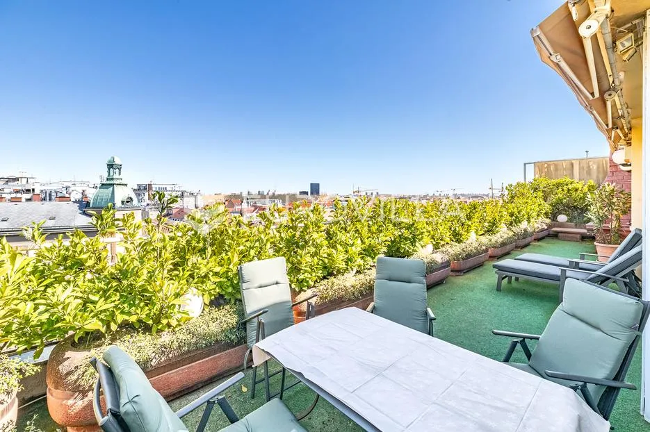 zagreb, cvjetni trg, luksuzan dvosoban penthouse 90 m² s terasom 50 m² - slika 15