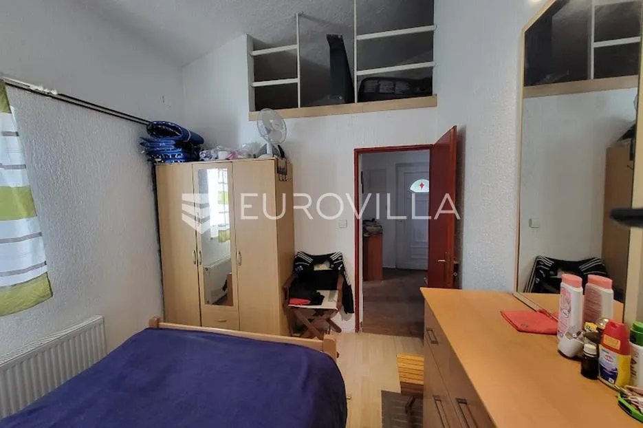 istra, valtura, kuća smještena na okućnici od 1208 m² - slika 9