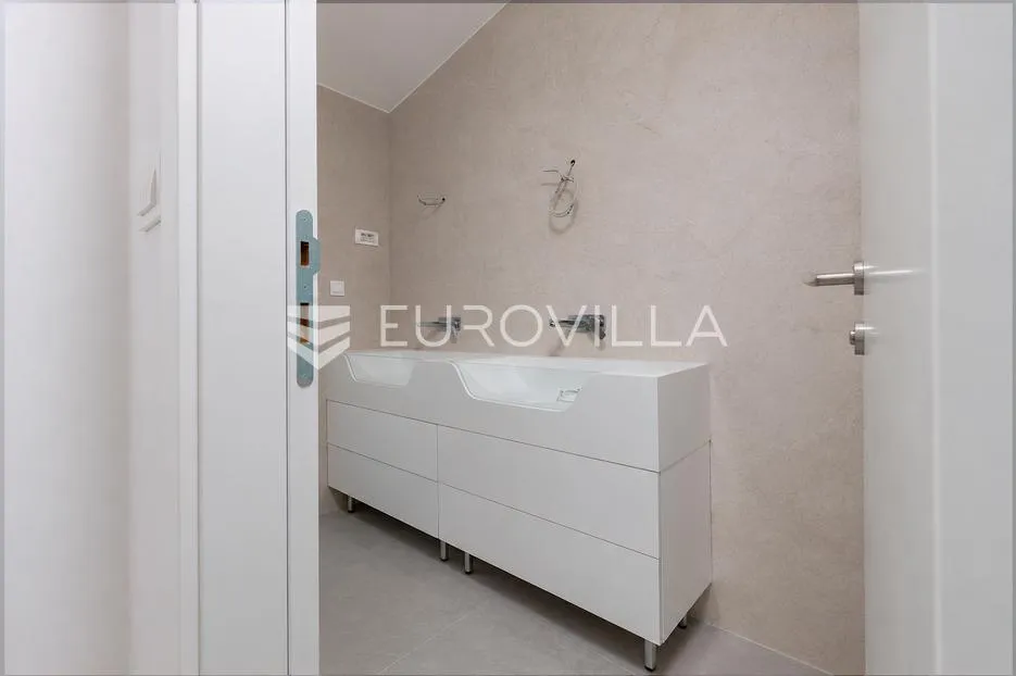 opatija privé, ekskluzivan trosoban penthaus 109.4 m², bazen, teretana - slika 18