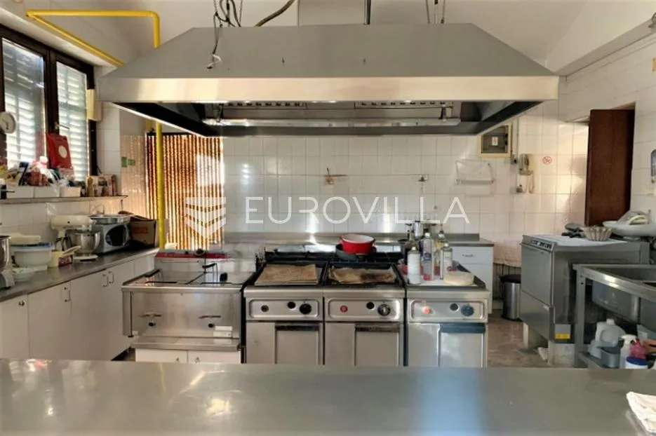 istra, krnica, hotel s uhodanim poslovanjem 100 metara od plaže, investcijia - slika 17