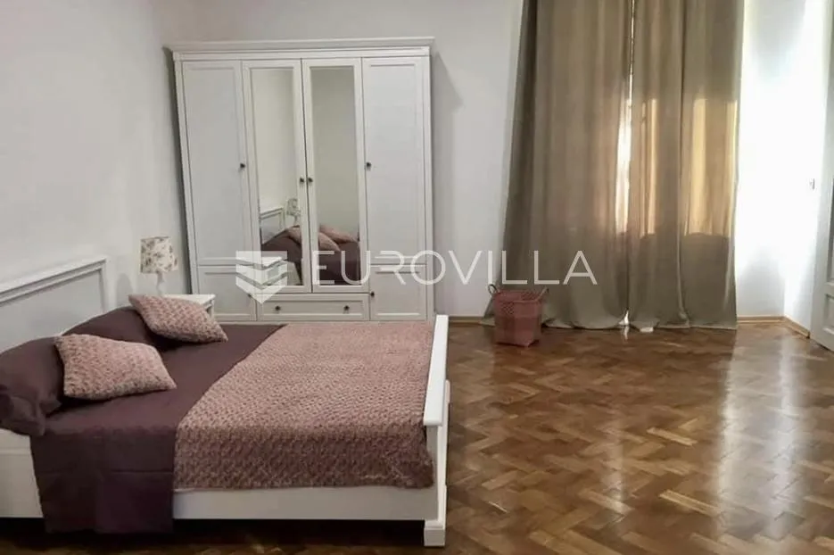 rijeka, centar, adaptiran četverosoban stan površine 114.08 m², balkon - slika 4