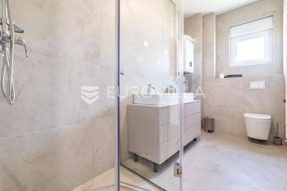 zagreb, trnava, prekrasan trosoban penthouse, novogradnja, prvi najam - slika 7