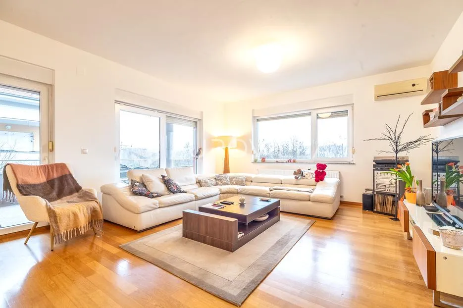 zagreb, jelenovac, predivan četverosoban stan površine 112 m² - slika 2