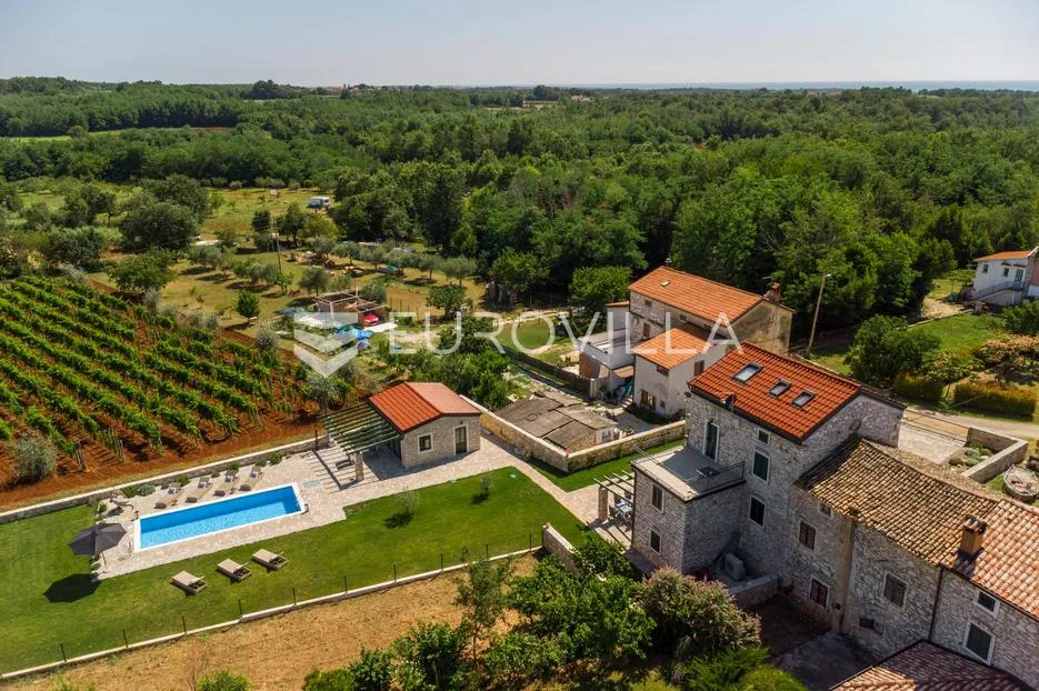 istra, umag, autentična istarska kamena kuća 260 m², okružena zelenilom, 1349 m² okućnice - slika 9