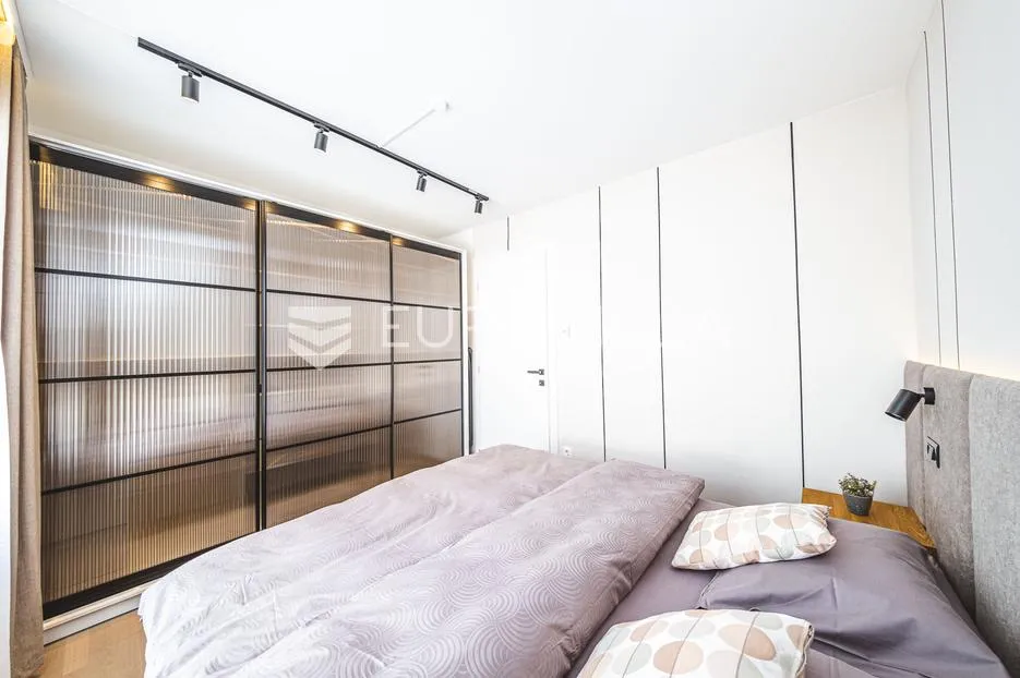 velika mlaka, prvi najam, moderan trosoban stan 75 m² - slika 12