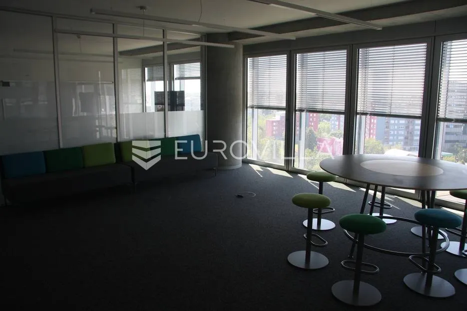 sky office, luksuzni poslovni prostor za zakup - slika 12