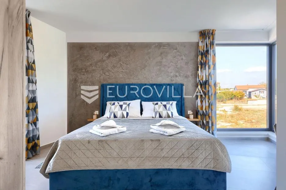 istra, pula okolica, prekrasna dvojna kuća sa bazenom - slika 12