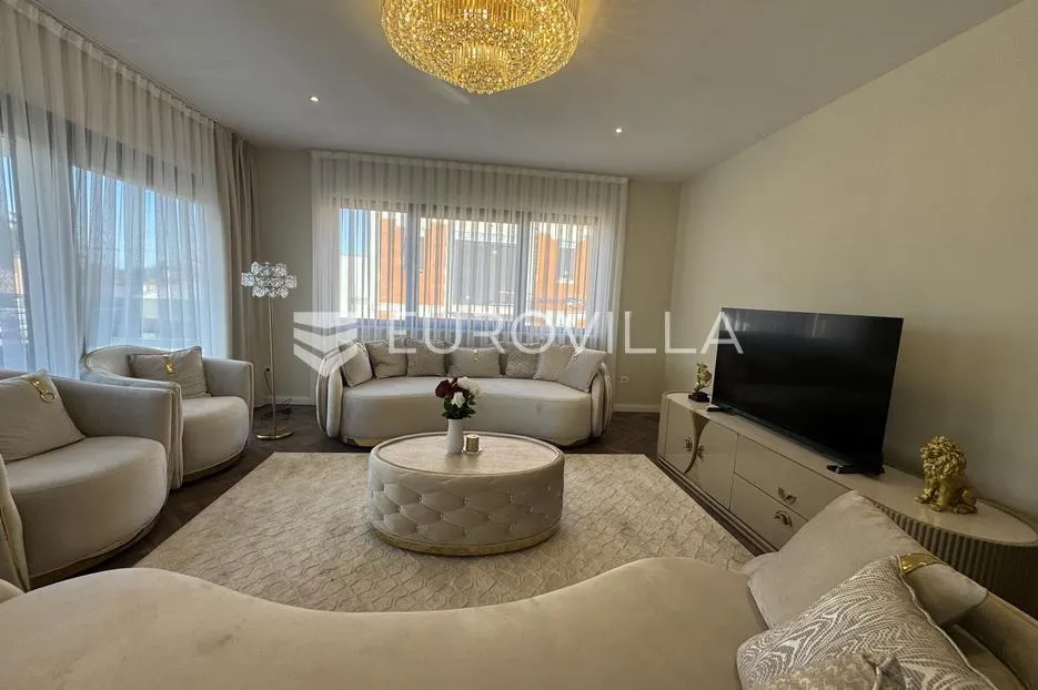 istra, rovinj, luksuzni stan 130m2 s 4 spavaće sobe na 2. katu novogradnje - najam do 1.6. - slika 4