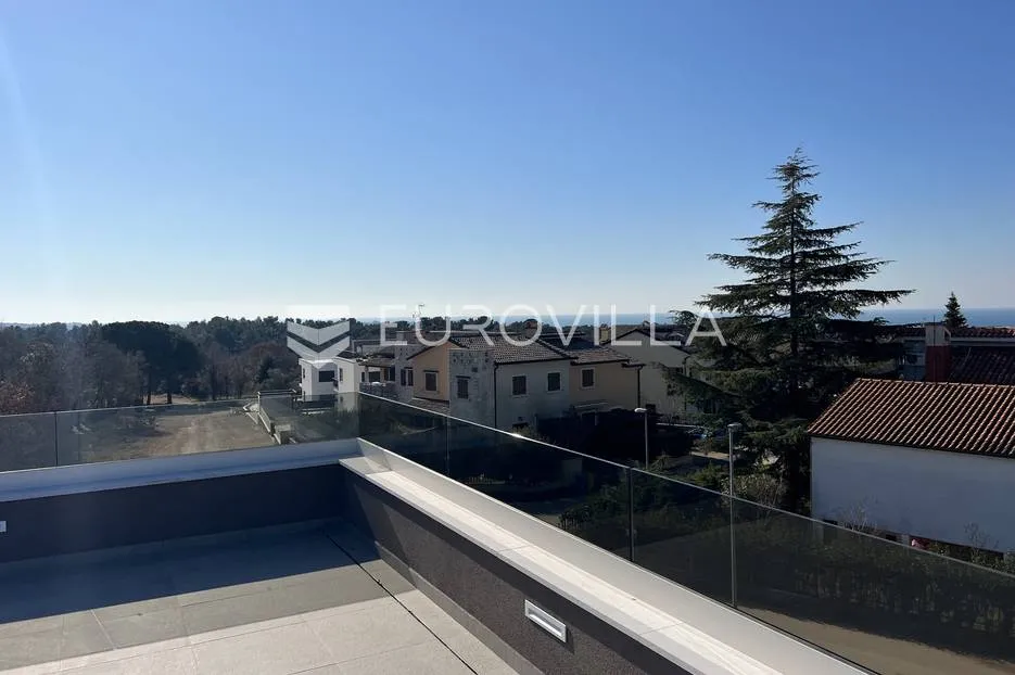 poreč, moderan četverosobni stan od 163 m2 s velikom krovnom terasom - slika 10