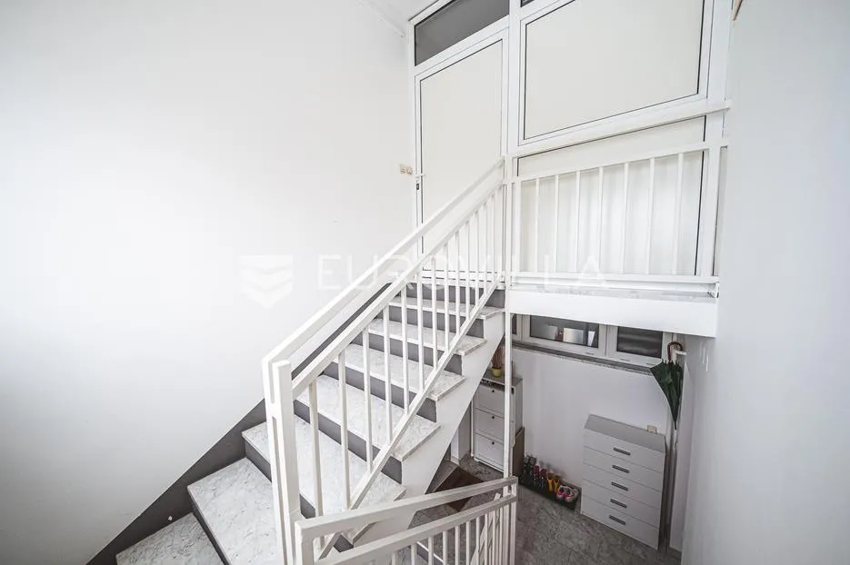 samobor, funkcionalan trosoban stan 95 m² sa vanjskim parkirnim mjestom - slika 11