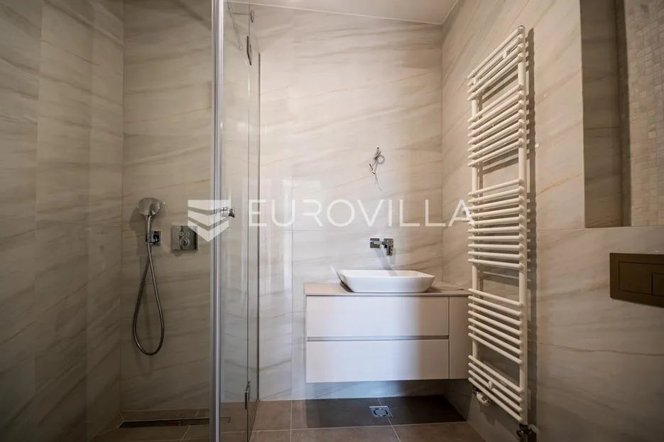 varaždin, centar, namješteni luksuzan stan 170 m² s wellnesom i 2 garažna mjesta - slika 9