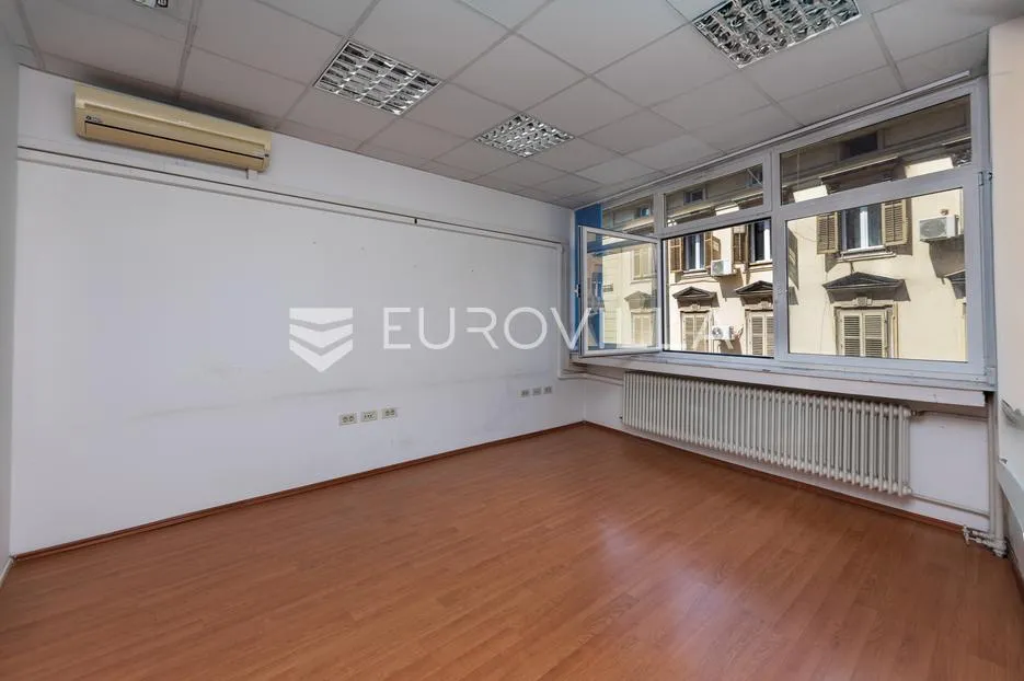 rijeka, centar, poslovni prostora 516 m², 1. kat, lift - slika 34