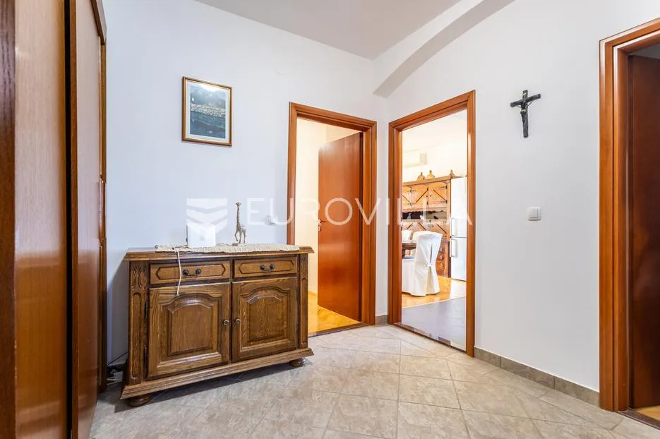 primošten, prekrasna villa sa velikim bazenom - slika 22
