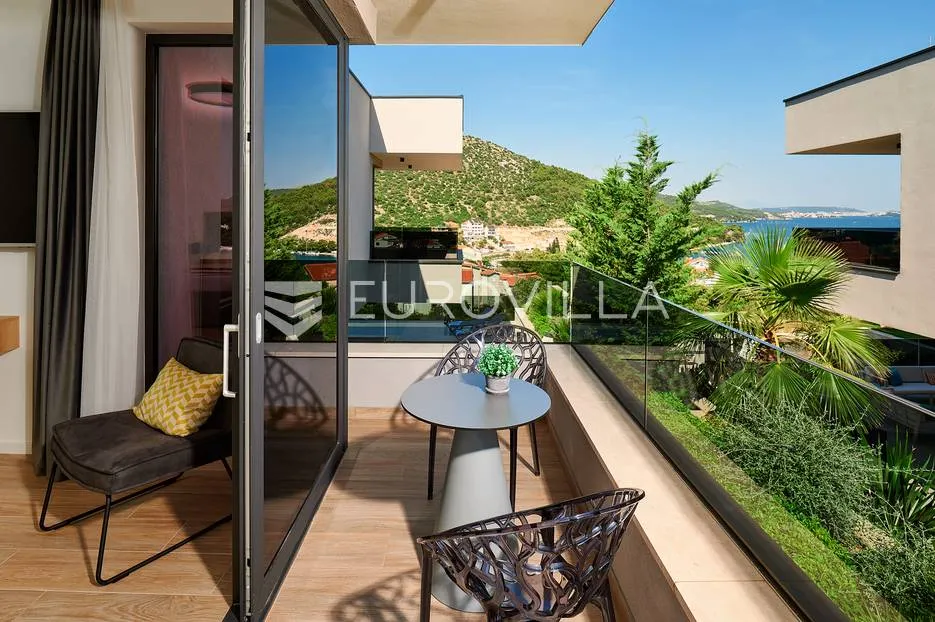 trogir - marina, luksuzna vila s vanjskim, grijanim bazenom - slika 20