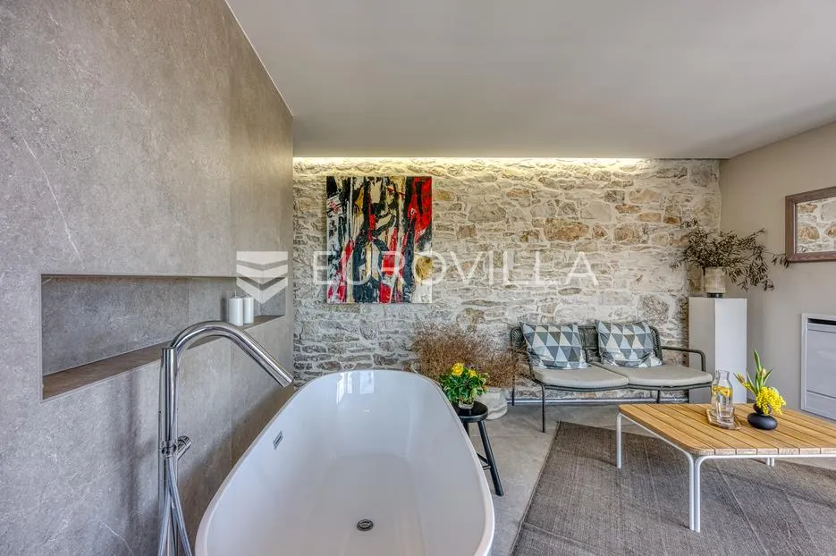istra, labin, šumber, unikatna samostojeća villa na velikoj okućnici s pogledom - slika 57
