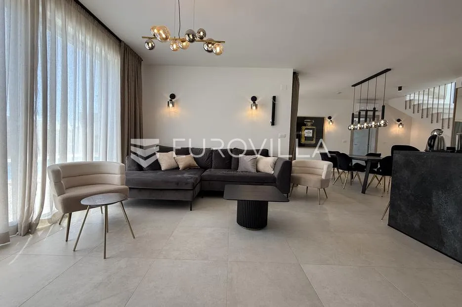 kaštel stari, moderna vila s bazenom i pogledom na more - slika 20