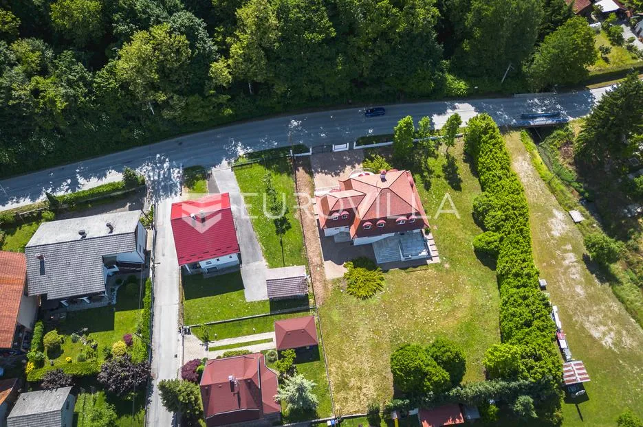 samobor, perivoj, obiteljska vila netto površine 323 m² na zemljištu 2.087 m² - slika 48