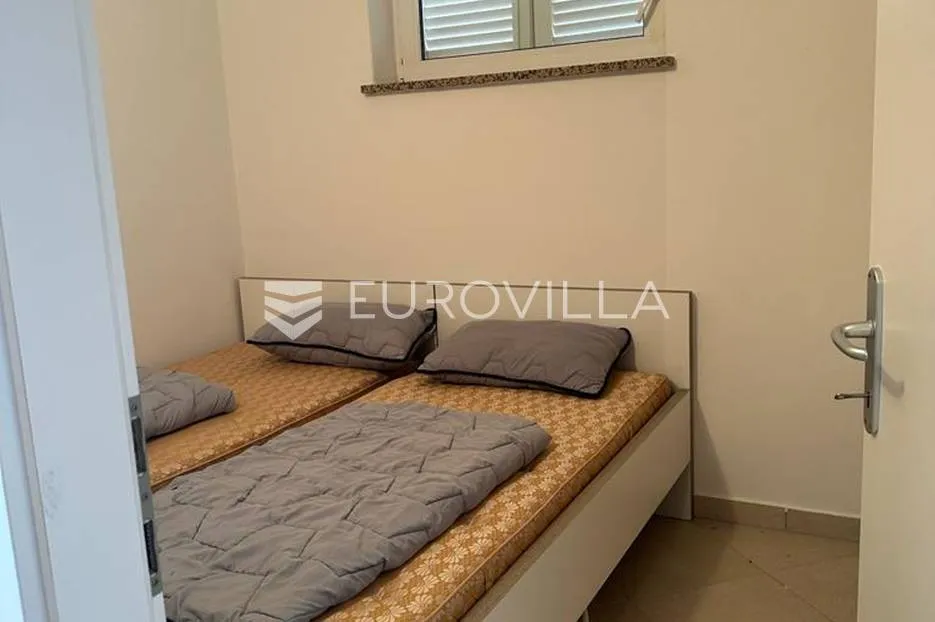 istra, barbariga, trosoban stan 50 m² u podrumskom dijelu stambene zgrade, pogled more - slika 9