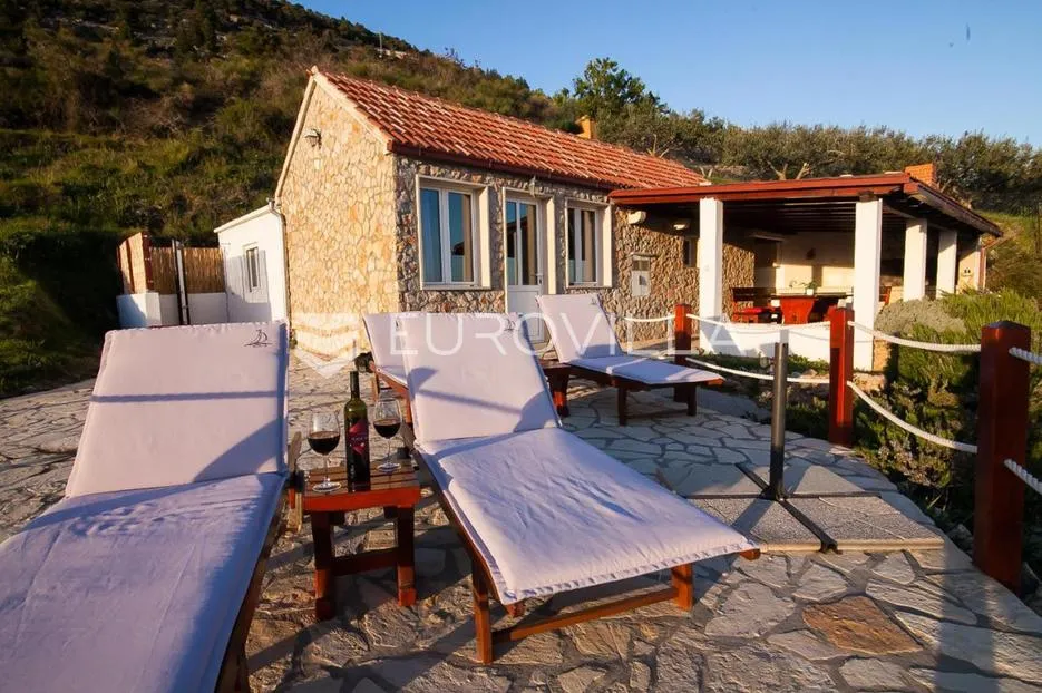 brač, bol, kamena kuća na osami s pogledom na more - slika 3