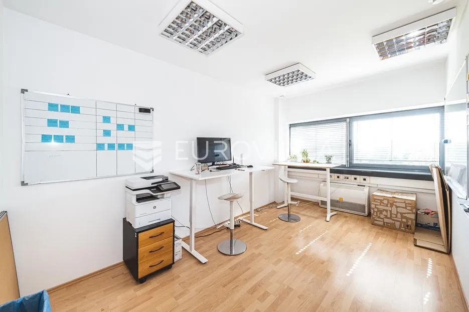 zagreb, borongaj, prostrani uredski prostor za zakup 734 m² s parkingom - slika 9