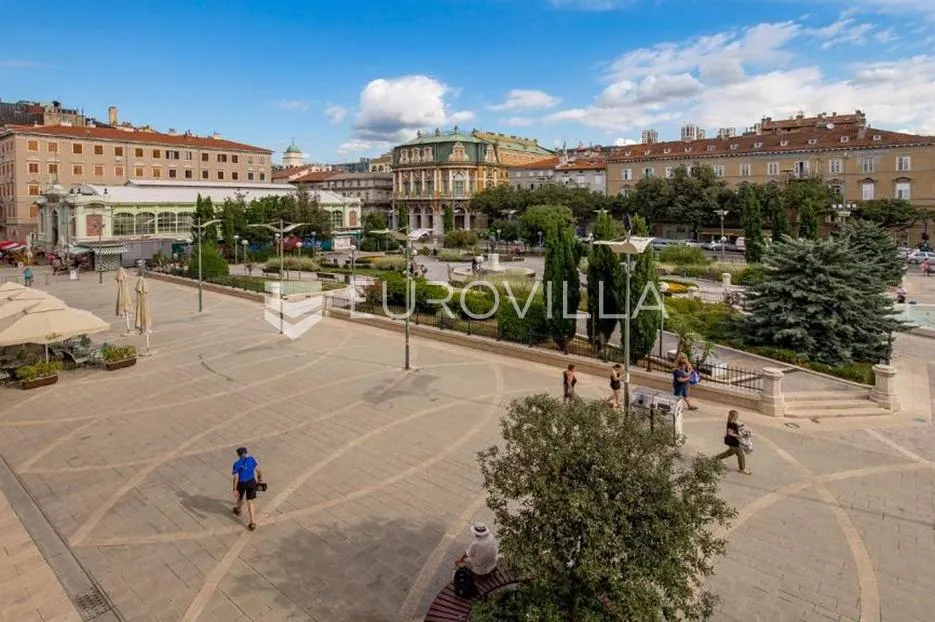 rijeka, centar, dva luksuzna studio apartmana u strogom centru - slika 28