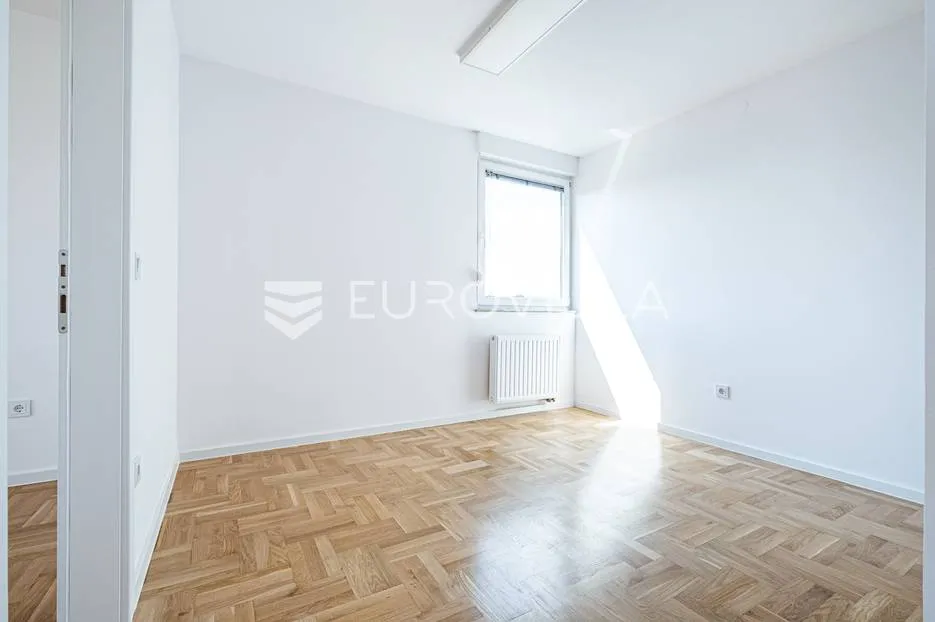 zagreb, trešnjevka, peterosoban stan parkirno mjesto, 118.83 m² - slika 7