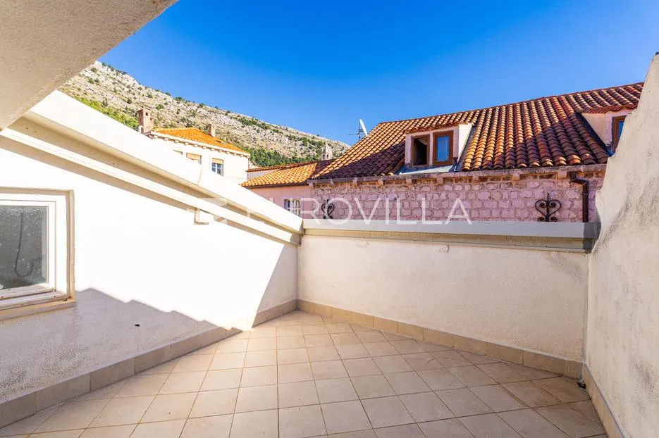 dubrovnik, stari grad, prekrasan troetažni stan - slika 38
