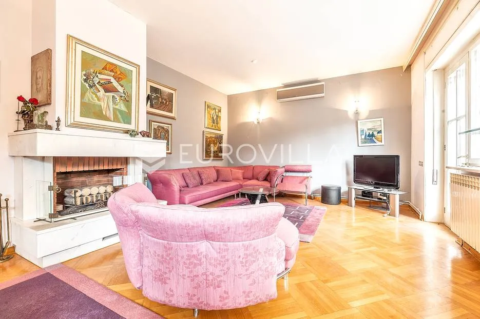 Zagreb, Ribnjak, uređen četverosoban stan NKP 144,2 m2 - Donji grad