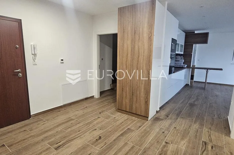 kastav, rešetari, četverosoban stan s garažom i loggiom u novogradnji - slika 5